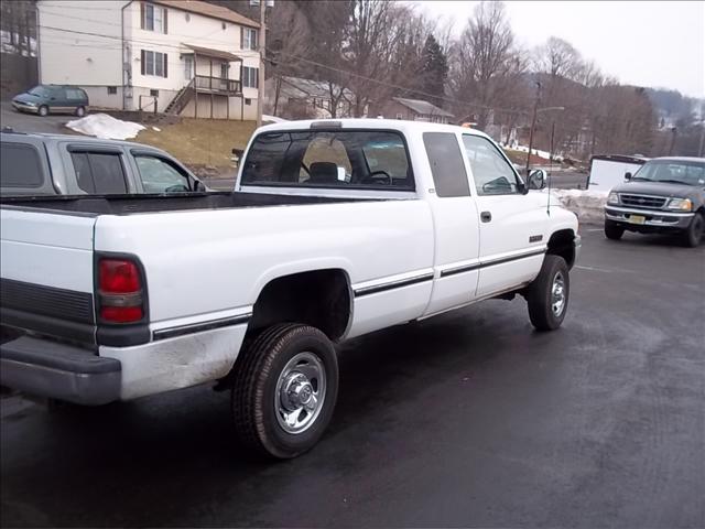 Dodge Ram Pickup 1997 photo 3