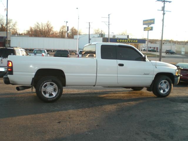 Dodge Ram Pickup 1997 photo 4