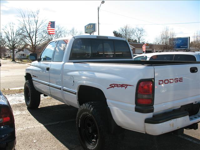 Dodge Ram Pickup 1997 photo 2