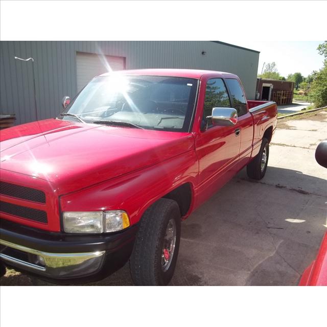 Dodge Ram Pickup 1997 photo 1