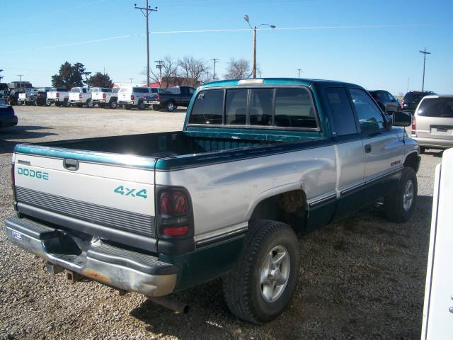 Dodge Ram Pickup 1997 photo 3