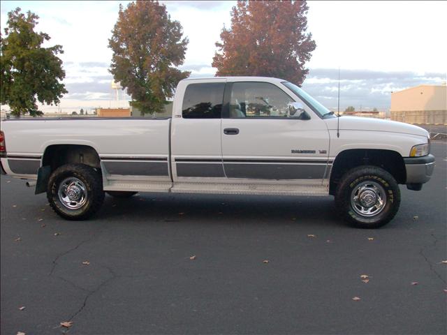 Dodge Ram Pickup 1997 photo 3