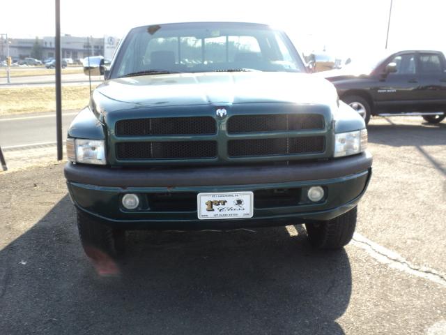 Dodge Ram Pickup 1997 photo 3