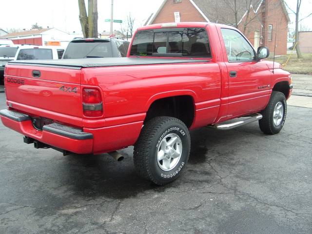 Dodge Ram Pickup 1998 photo 1