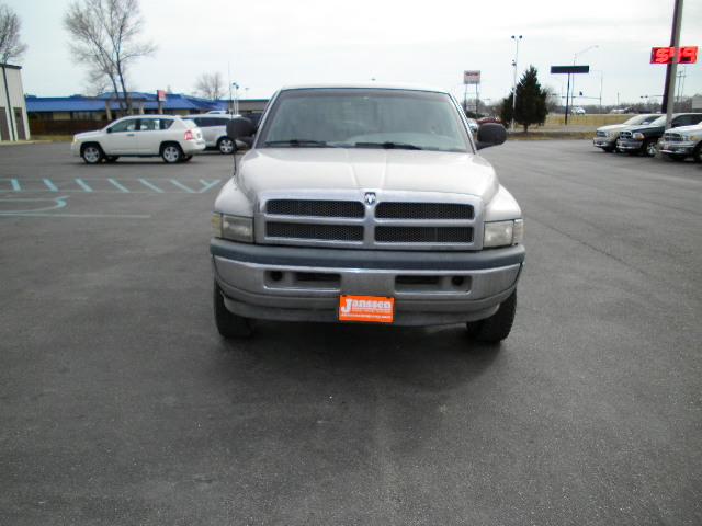 Dodge Ram Pickup 1998 photo 1