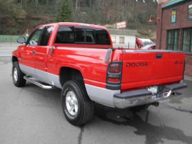 Dodge Ram Pickup 1998 photo 2