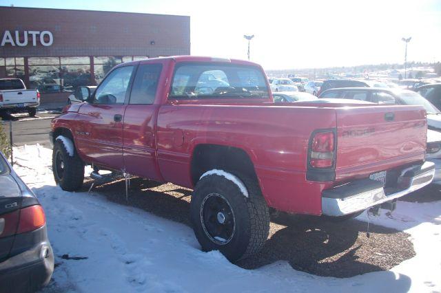 Dodge Ram Pickup 2000 photo 1