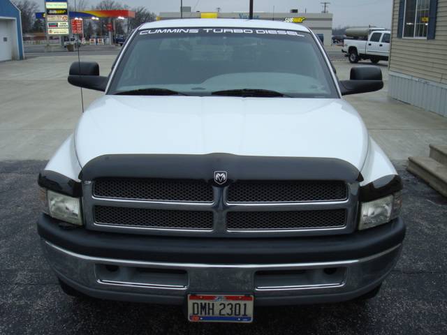 Dodge Ram Pickup 2000 photo 2