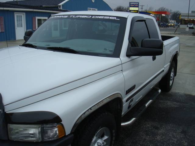 Dodge Ram Pickup 2000 photo 3