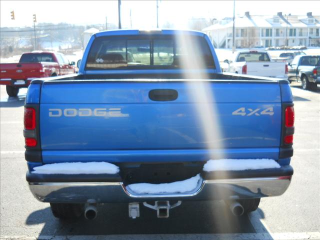 Dodge Ram Pickup 2000 photo 3