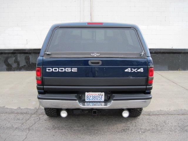 Dodge Ram Pickup 2000 photo 3