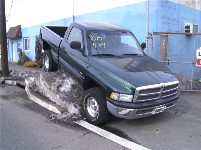 Dodge Ram Pickup 2000 photo 3