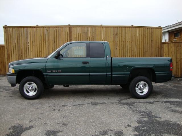 Dodge Ram Pickup 2000 photo 3