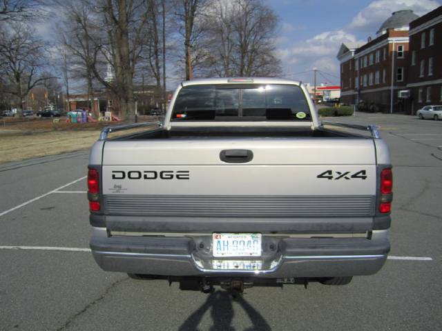 Dodge Ram Pickup 2000 photo 3