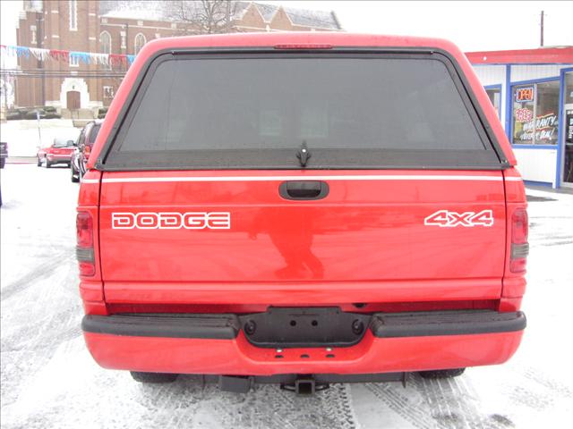 Dodge Ram Pickup 2000 photo 4