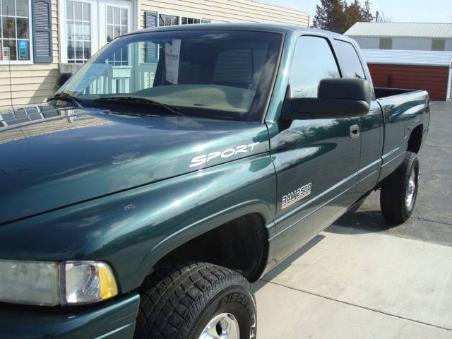 Dodge Ram Pickup 2001 photo 1