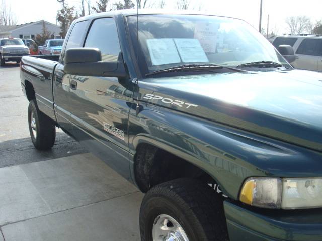 Dodge Ram Pickup 2001 photo 3