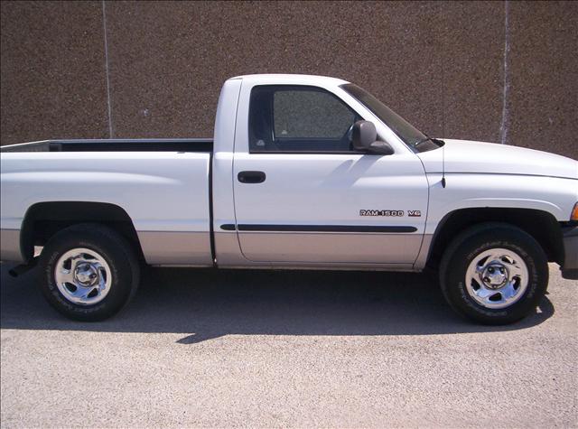 Dodge Ram Pickup 2001 photo 1