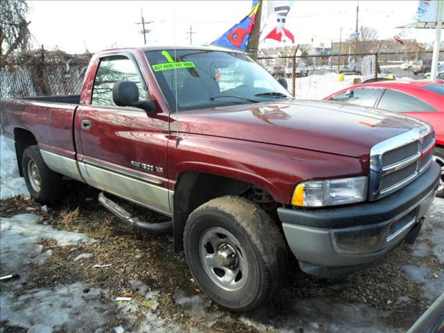 Dodge Ram Pickup 2001 photo 1