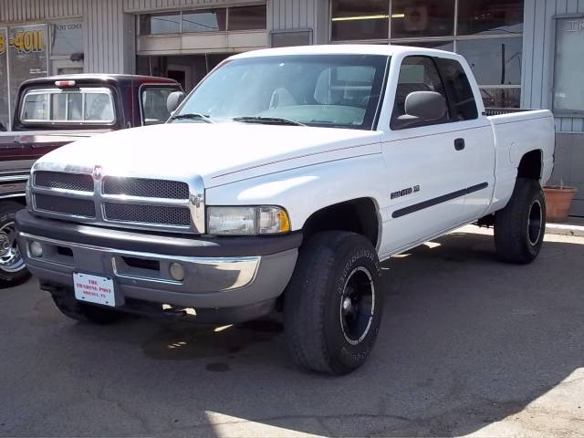 Dodge Ram Pickup 2001 photo 1