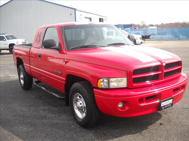 Dodge Ram Pickup 2001 photo 1