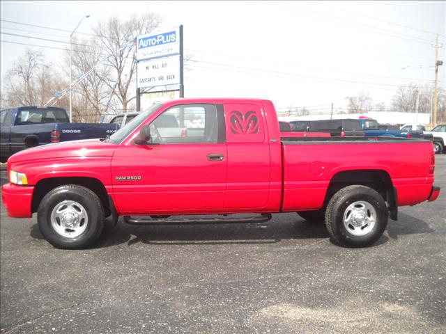 Dodge Ram Pickup 2001 photo 2