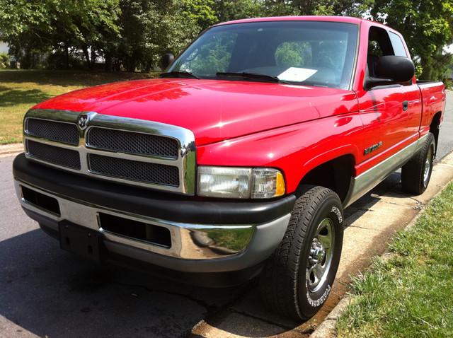 Dodge Ram Pickup 2001 photo 2