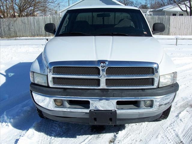 Dodge Ram Pickup 2001 photo 1