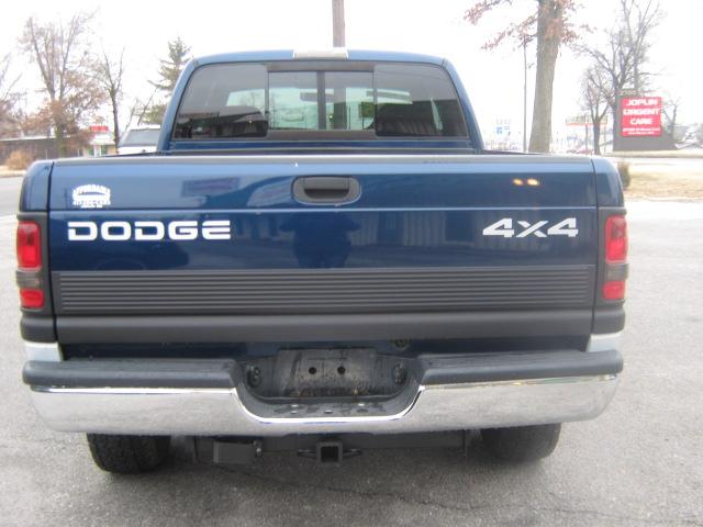 Dodge Ram Pickup 2001 photo 2