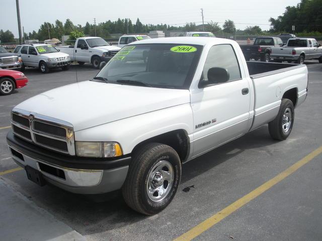 Dodge Ram Pickup 2001 photo 1