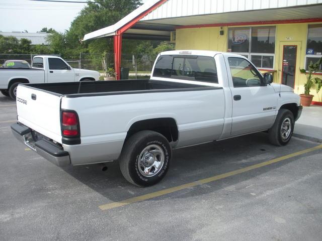 Dodge Ram Pickup 2001 photo 3