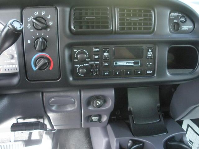 Dodge Ram Pickup 2001 photo 4