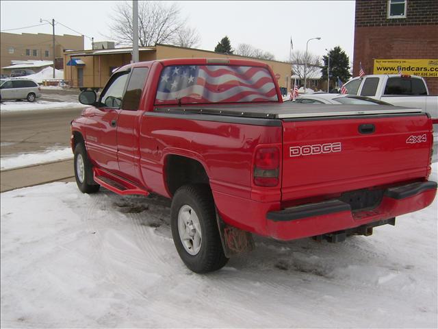 Dodge Ram Pickup 2001 photo 2