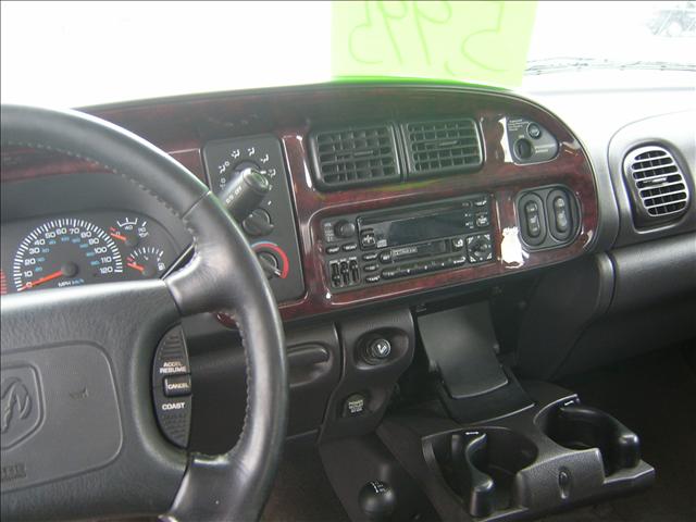 Dodge Ram Pickup 2001 photo 4