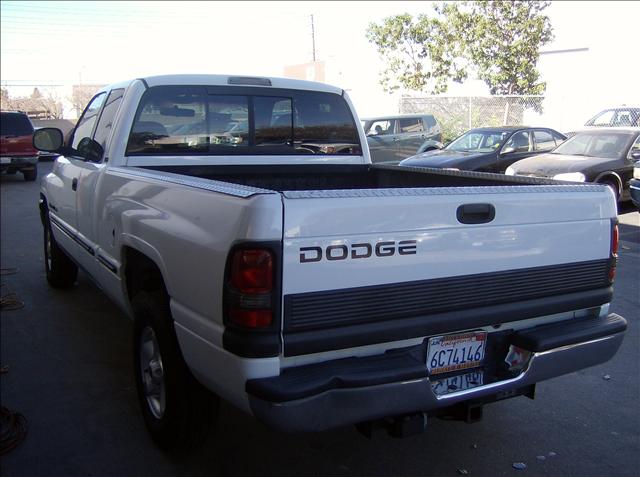 Dodge Ram Pickup 2001 photo 1