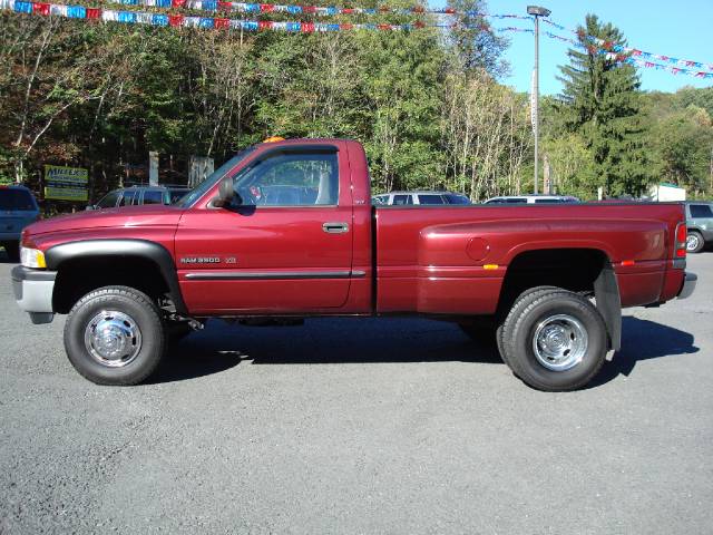 Dodge Ram Pickup 2001 photo 1