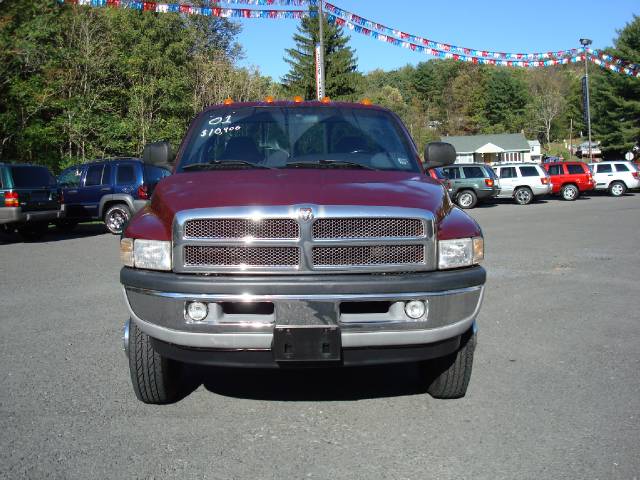 Dodge Ram Pickup 2001 photo 2