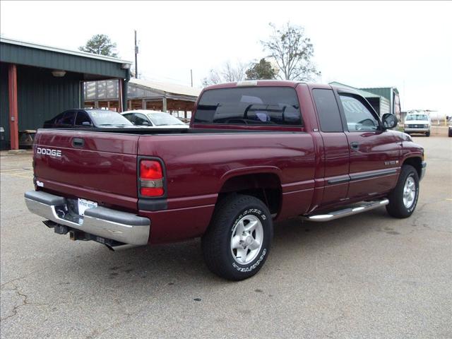 Dodge Ram Pickup 2001 photo 4