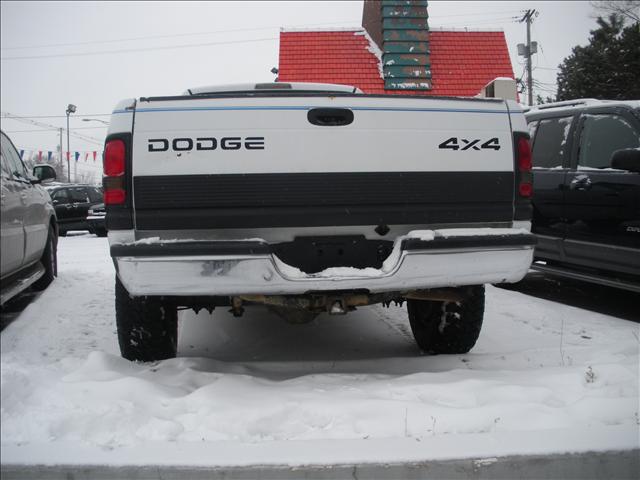 Dodge Ram Pickup 2001 photo 3