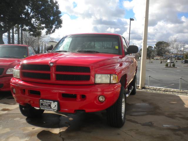 Dodge Ram Pickup 2001 photo 1