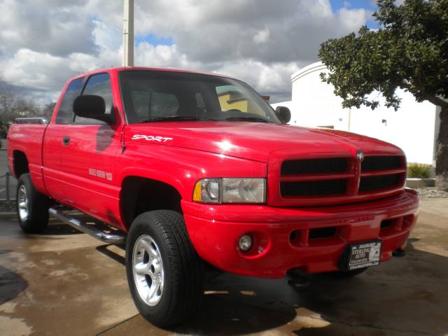 Dodge Ram Pickup 2001 photo 2