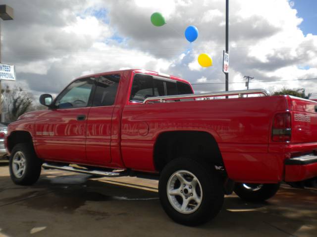 Dodge Ram Pickup 2001 photo 4