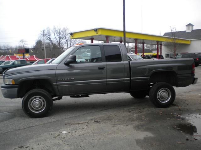 Dodge Ram Pickup 2001 photo 2