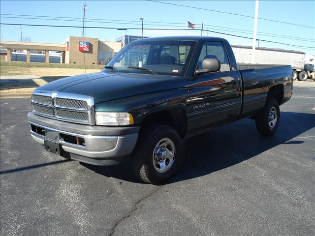 Dodge Ram Pickup 2001 photo 1