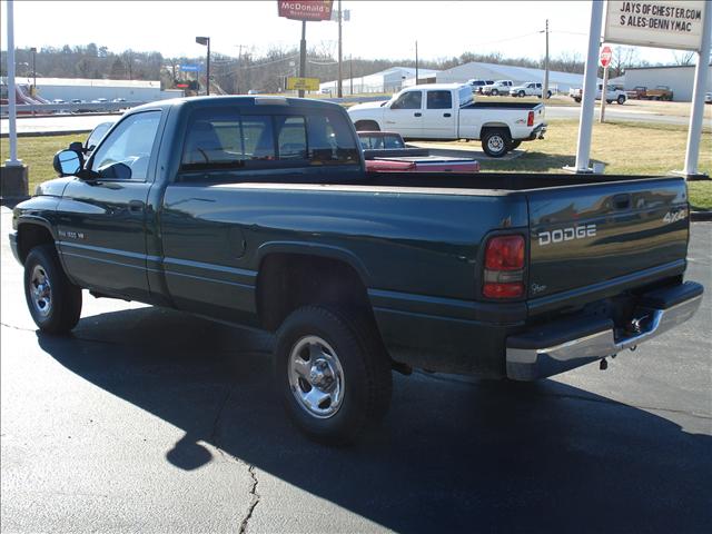 Dodge Ram Pickup 2001 photo 3