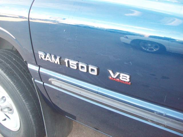 Dodge Ram Pickup 2001 photo 2