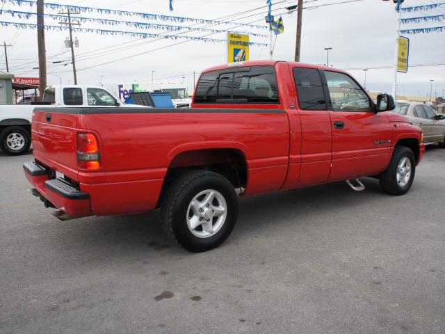 Dodge Ram Pickup 2001 photo 4