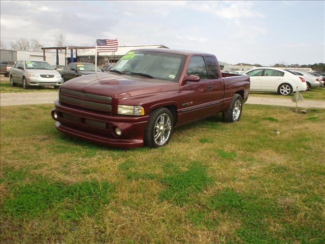 Dodge Ram Pickup 2001 photo 2