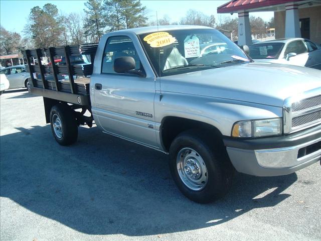 Dodge Ram Pickup 2001 photo 2