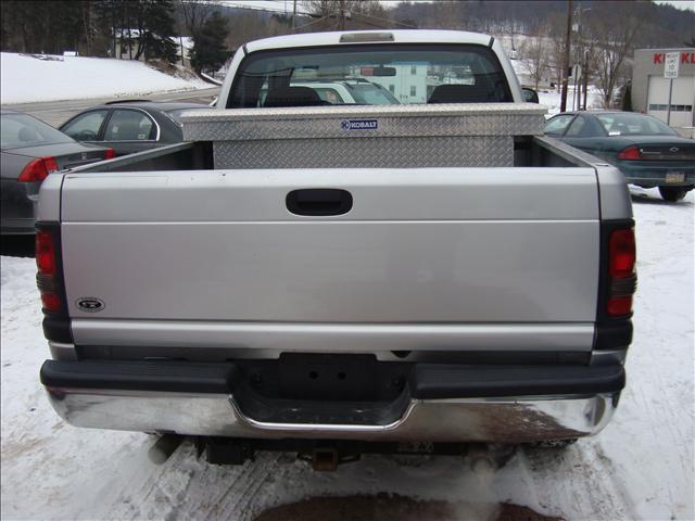 Dodge Ram Pickup 2001 photo 2